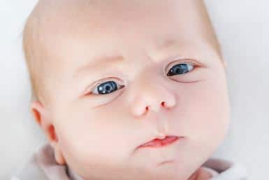 Evolução da cor dos olhos do bebê